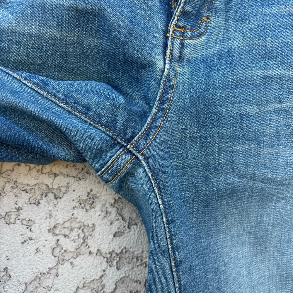 Prana Blue Skinny Jeans with Tapered Leg - Picture 4 of 7